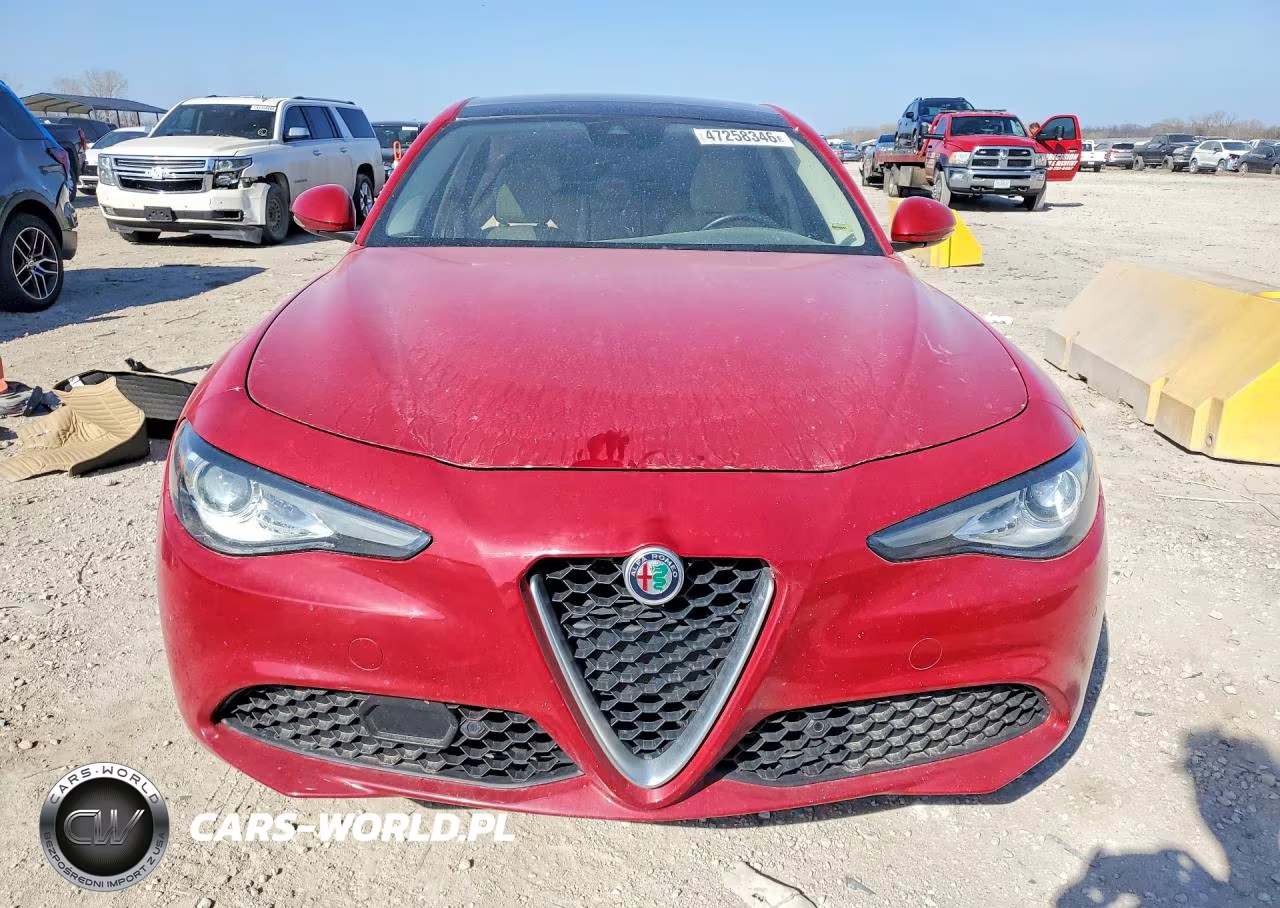 2017 Alfa Romeo Giulia Ti Q4 VIN:ZARFAEEN3H7537365 - 5