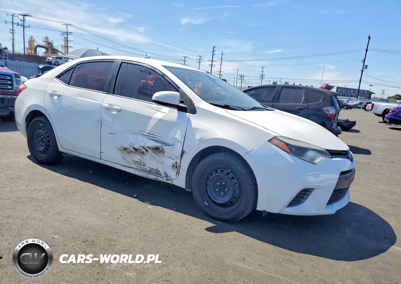 2016 Toyota Corolla Le VIN:5YFBURHE3GP546941 - 4