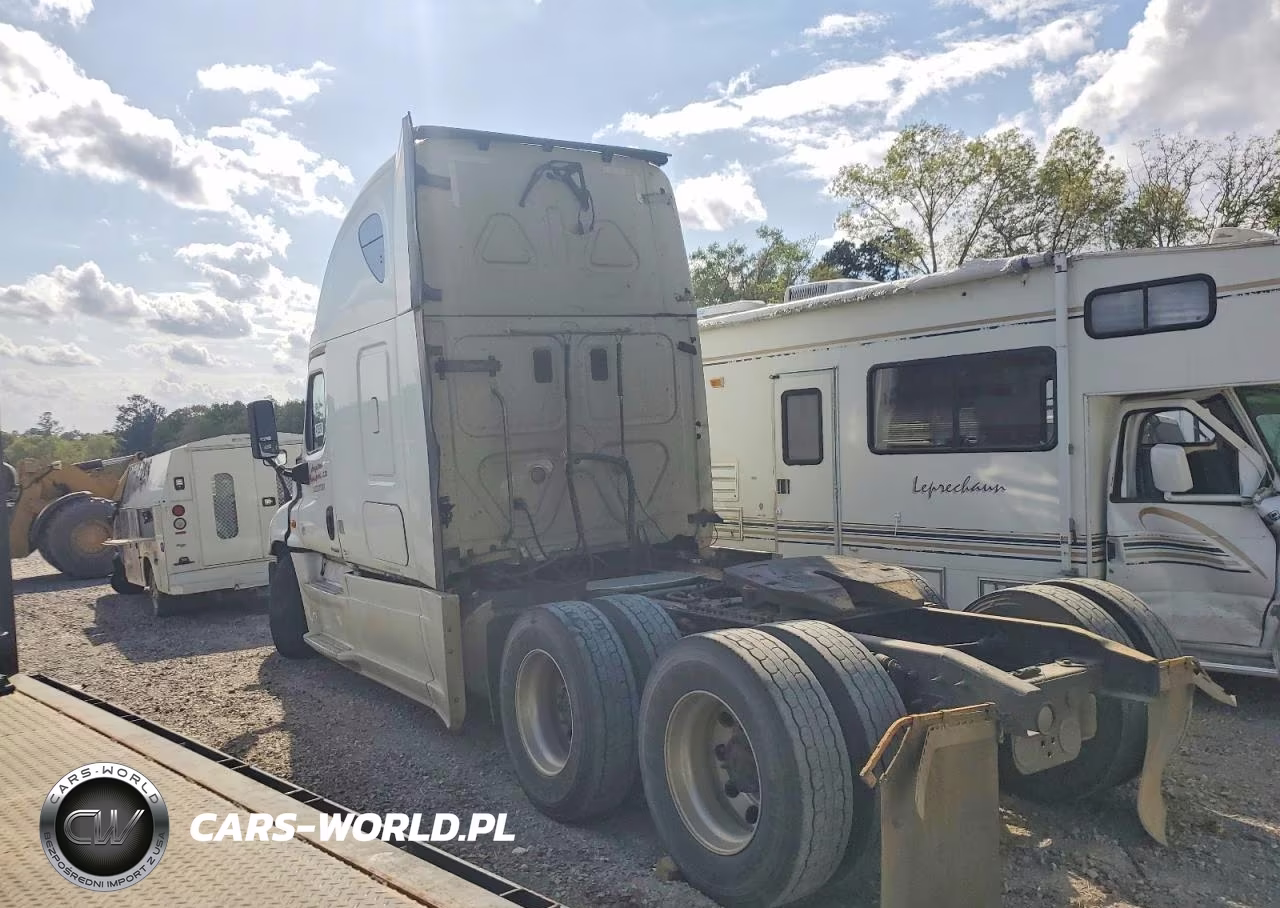 2016 Freightliner Cascadia 125 Semi Truck VIN:1FUJGLD52GLGS3888 - 3