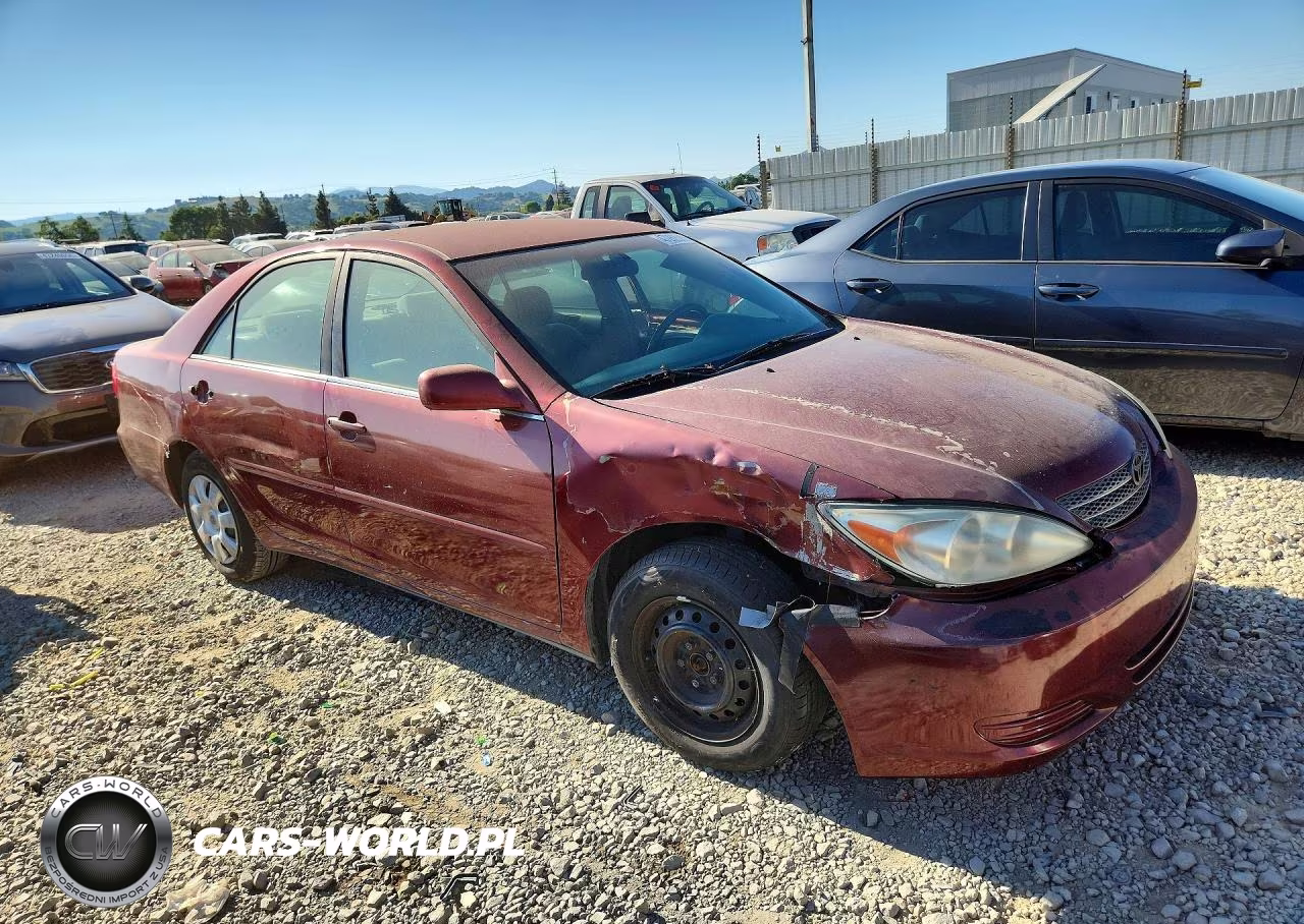 2003 Toyota Camry Le VIN:4T1BE32K33U119910 - 4