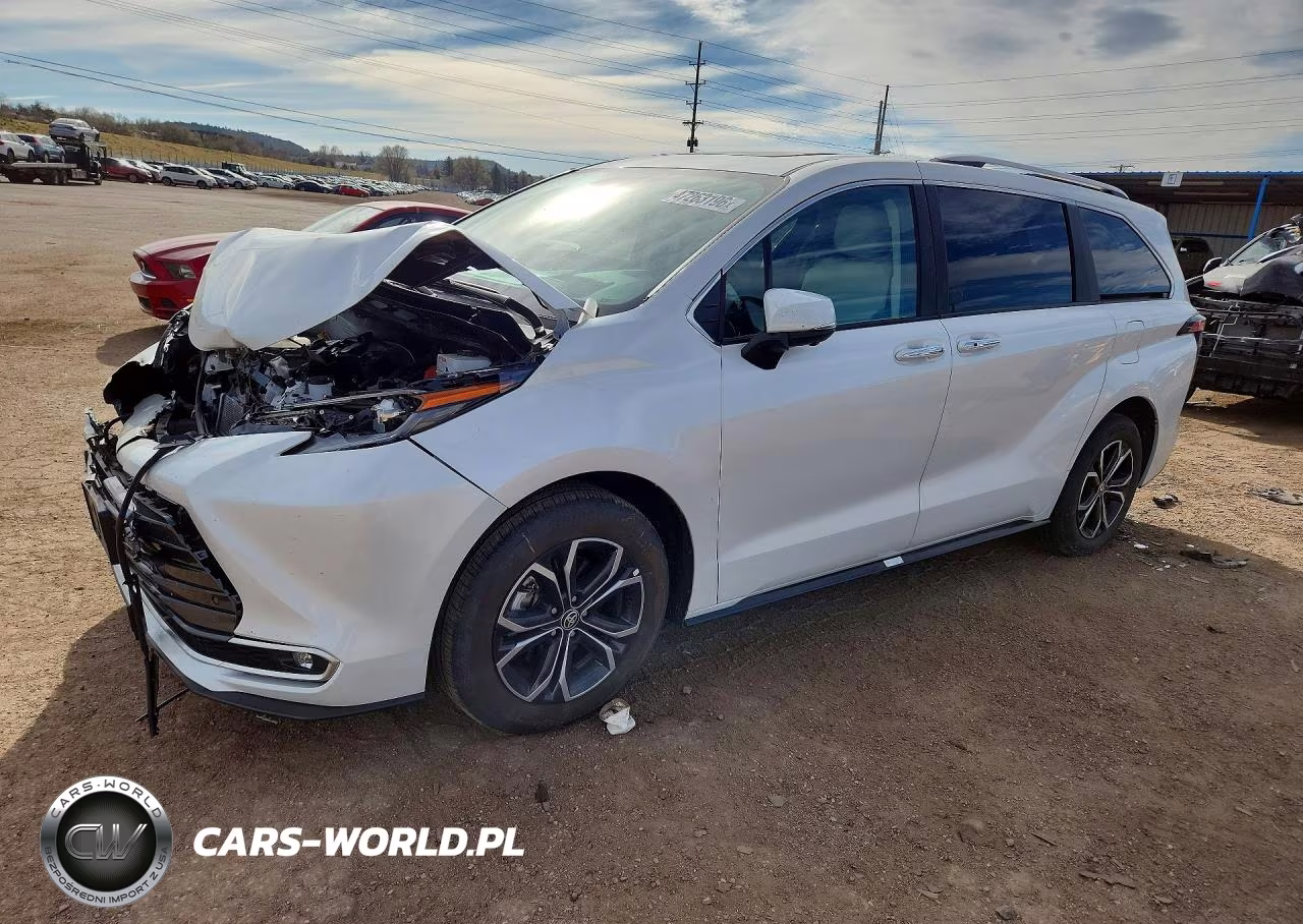 2025 Toyota Sienna Platinum 7-Passenger