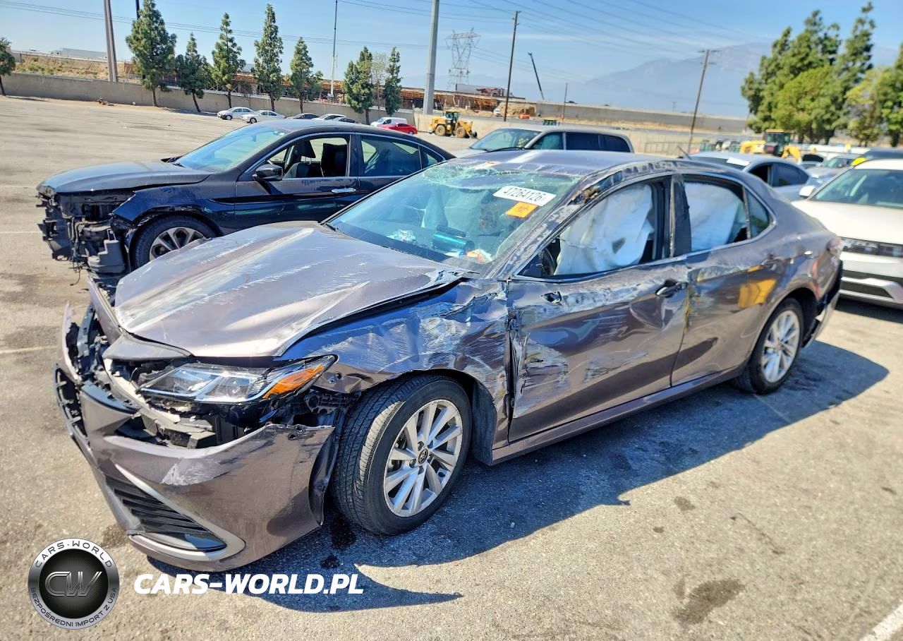 2024 Toyota Camry Le