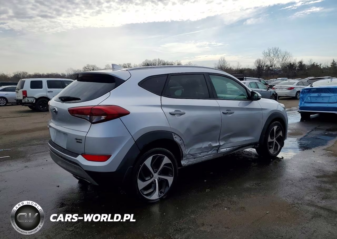 2018 Hyundai Tucson Sport VIN:KM8J3CAL6JU771154 - 3