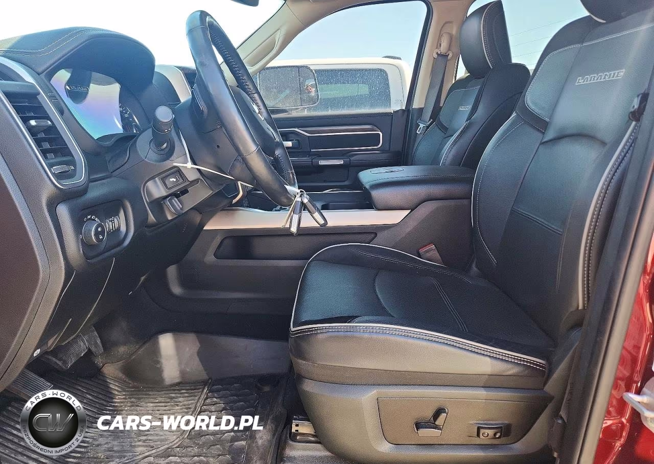2019 Ram 2500 Laramie VIN:3C6UR5FL1KG553638 - 7