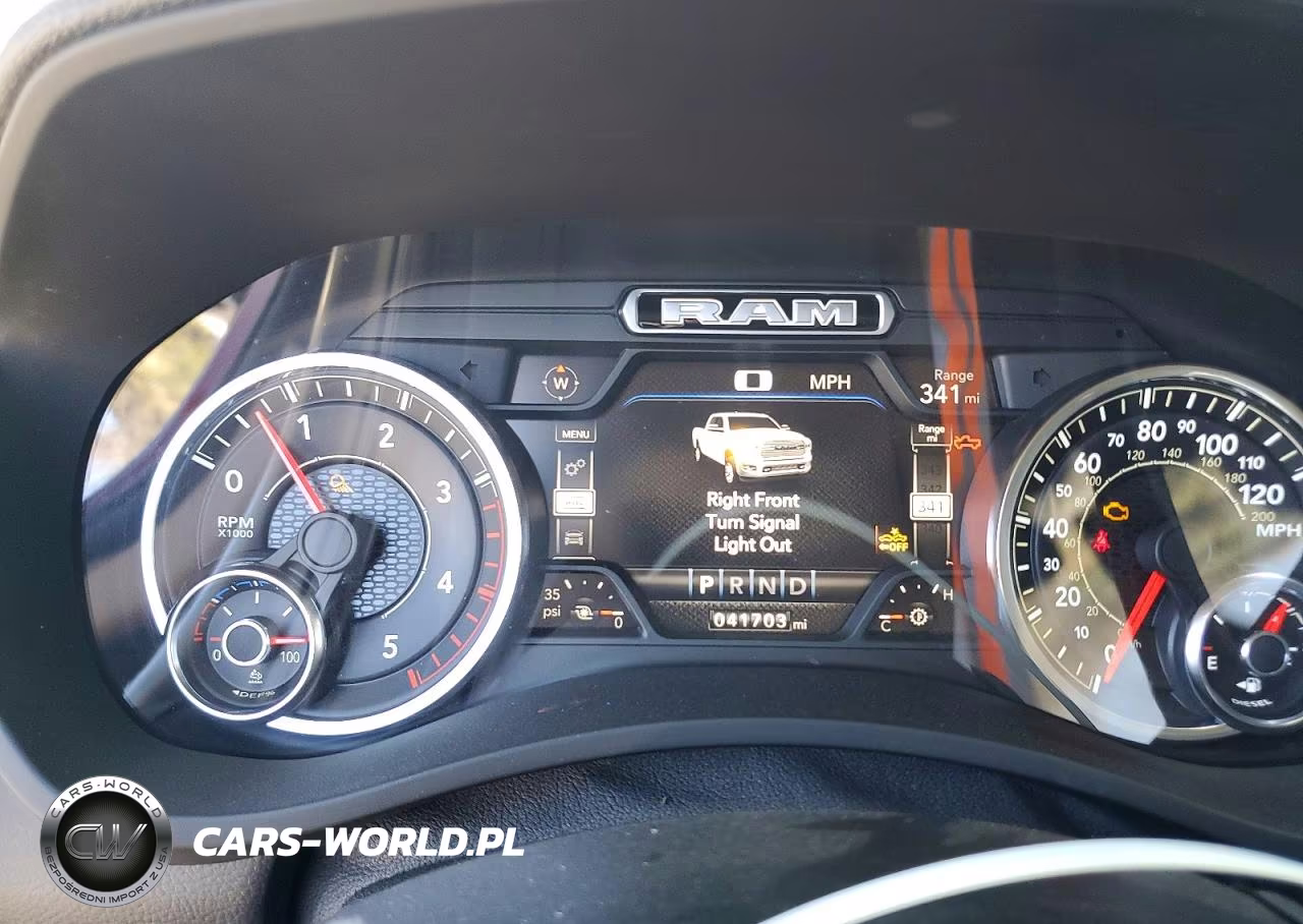 2019 Ram 2500 Laramie VIN:3C6UR5FL1KG553638 - 9
