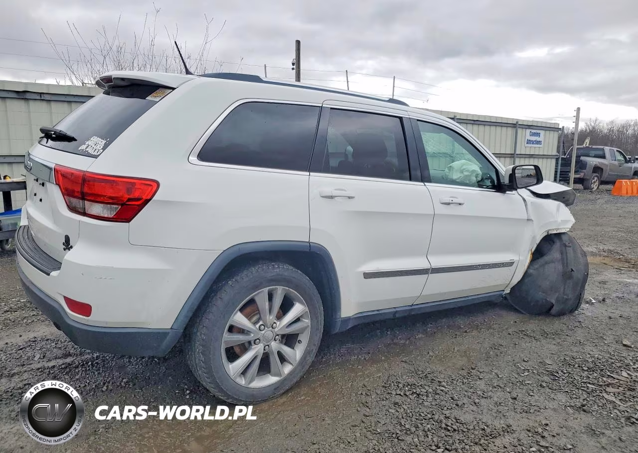 2013 Jeep Grand Cherokee Laredo VIN:1C4RJFAG2DC633283 - 3