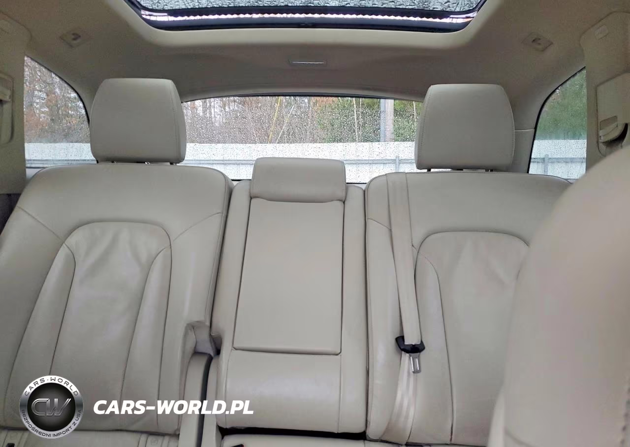 2015 Audi Q7 Premium Plus VIN:WA1LGAFE9FD024522 - 10