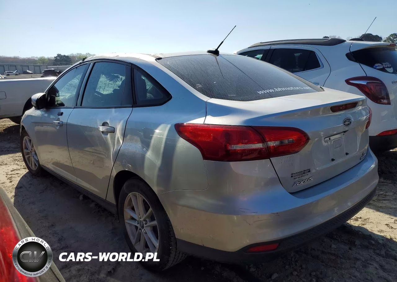 2015 Ford Focus Se VIN:1FADP3F28FL252728 - 2
