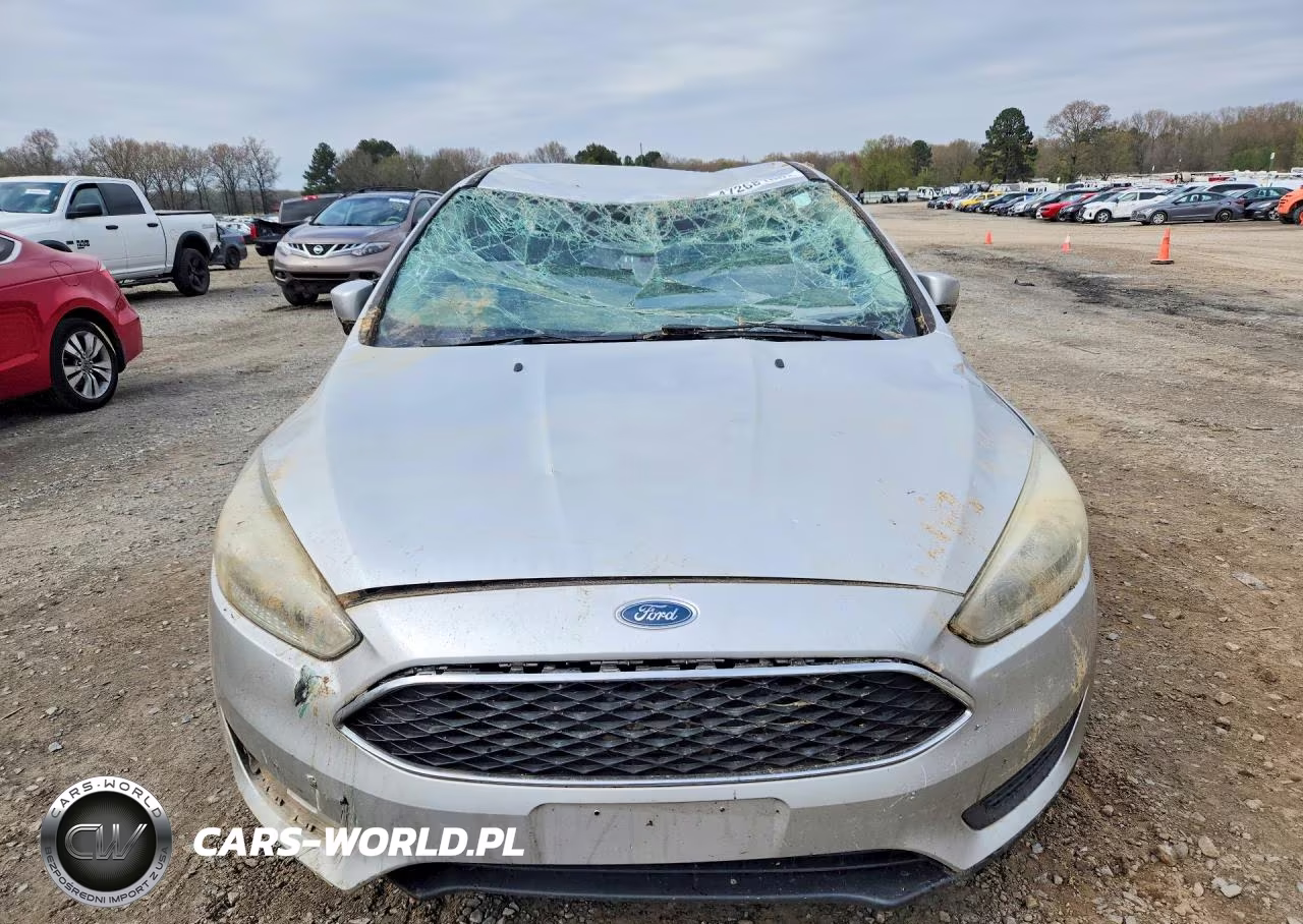 2015 Ford Focus Se VIN:1FADP3F28FL252728 - 5