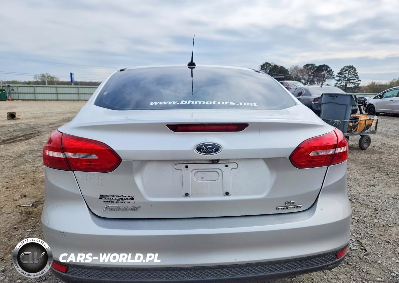 2015 Ford Focus Se VIN:1FADP3F28FL252728 - 6