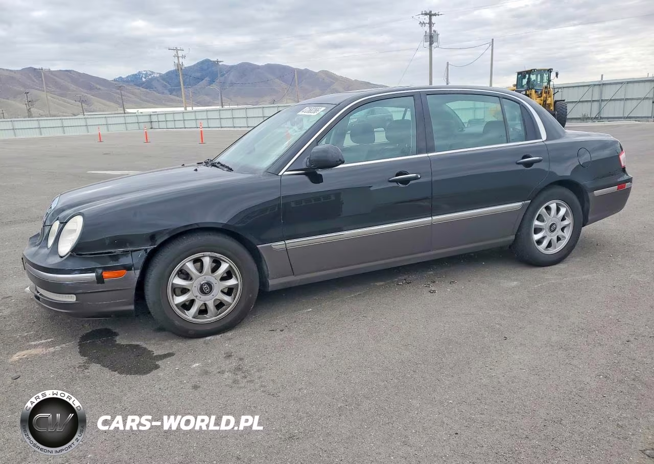 2005 Kia Amanti Base