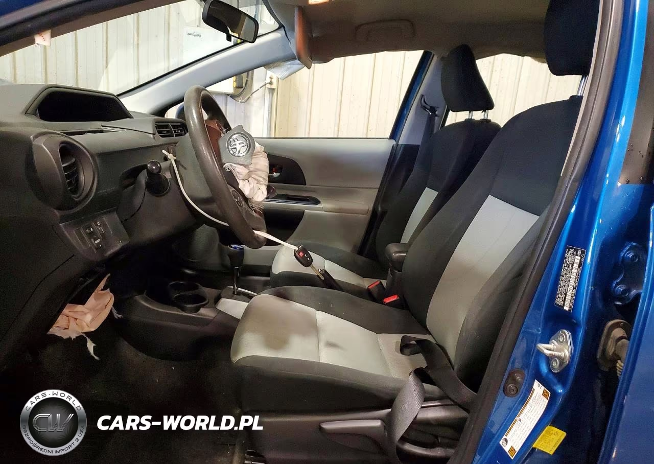 2013 Toyota Prius C Two VIN:JTDKDTB31D1534873 - 7
