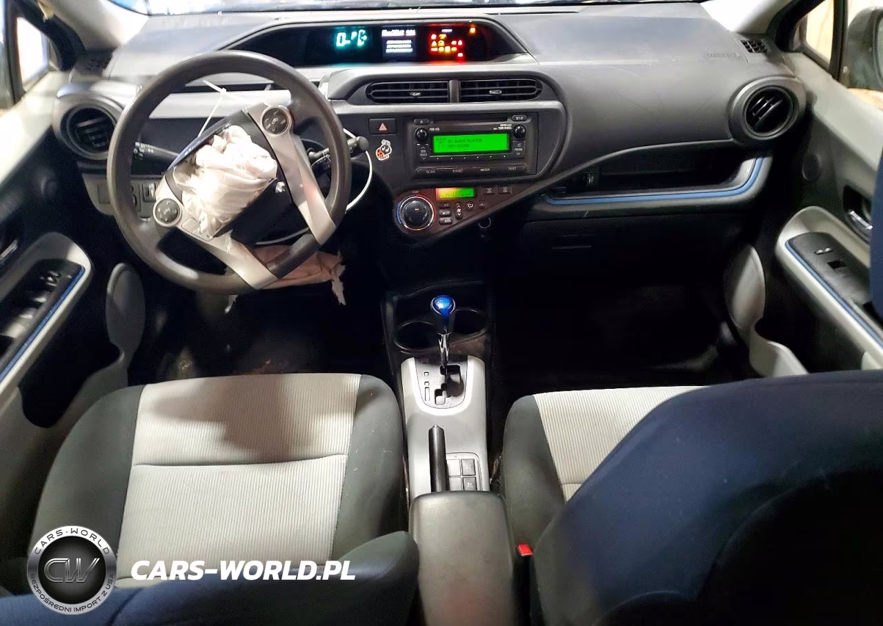 2013 Toyota Prius C Two VIN:JTDKDTB31D1534873 - 8