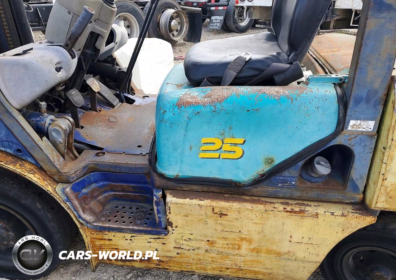 1999 Komatsu Forklift VIN:506139A - 10