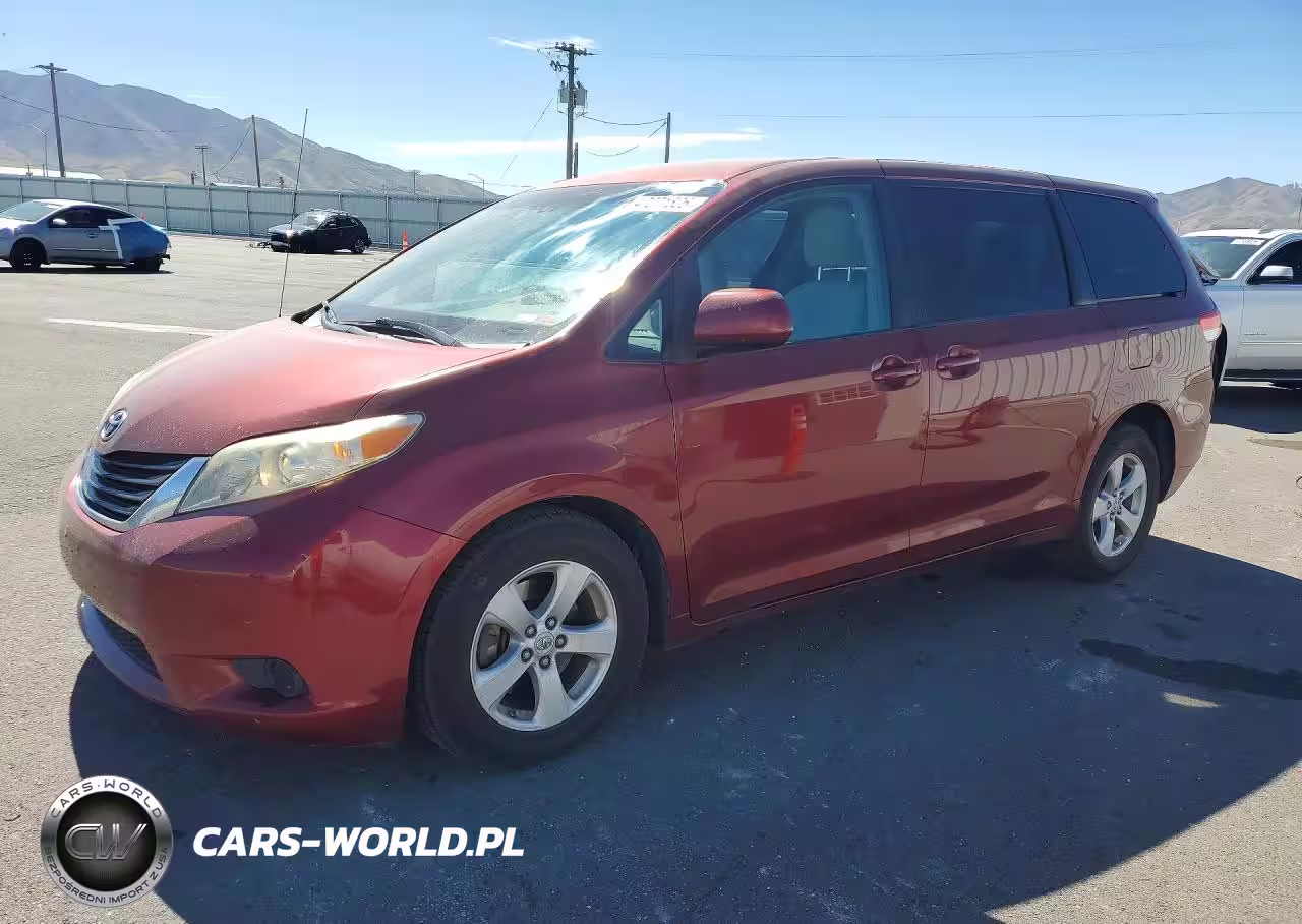 2011 Toyota Sienna Le 8-Passenger