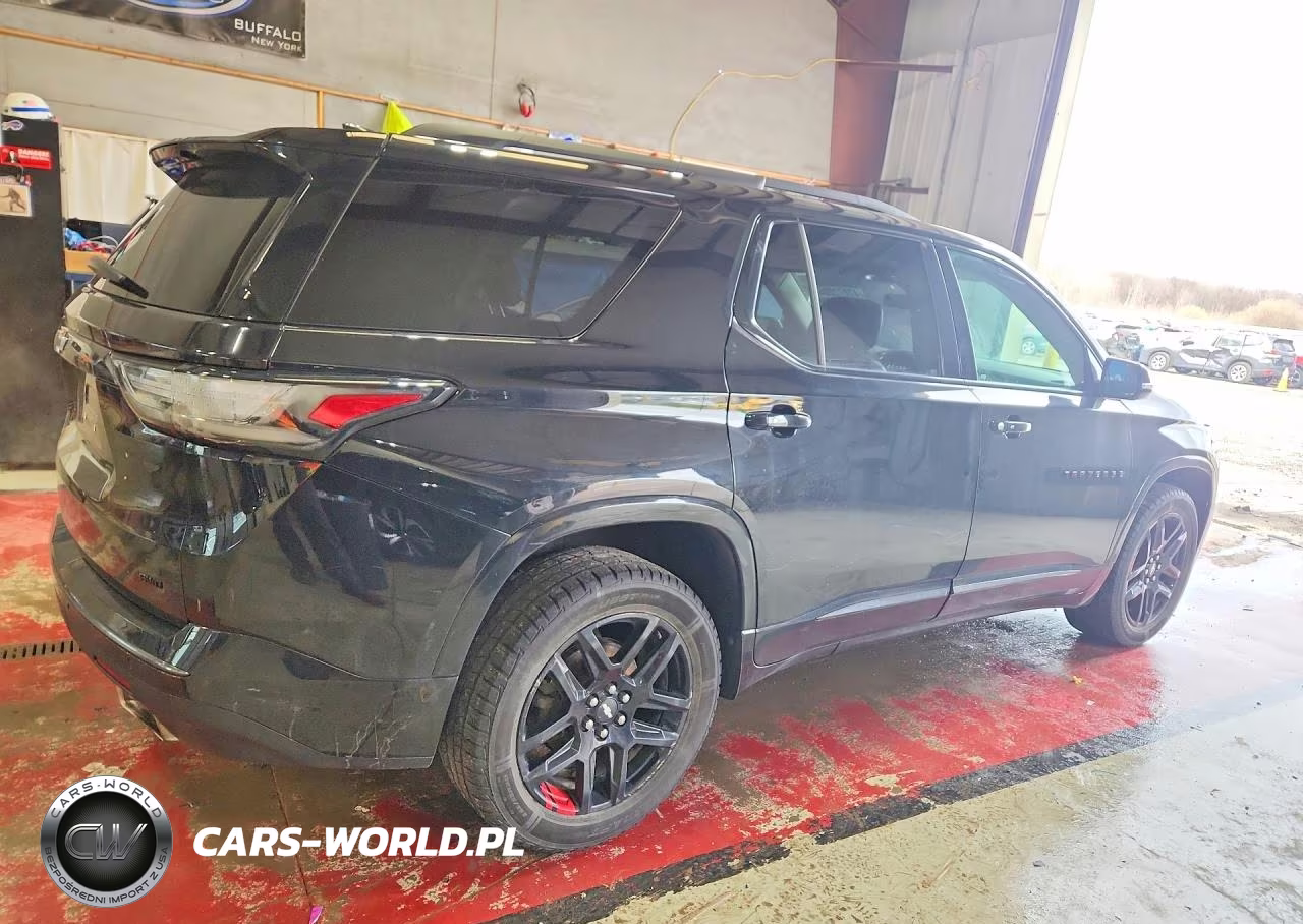 2018 Chevrolet Traverse Premier VIN:1GNEVJKW6JJ261876 - 3
