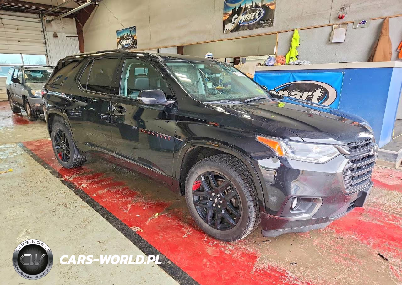 2018 Chevrolet Traverse Premier VIN:1GNEVJKW6JJ261876 - 4