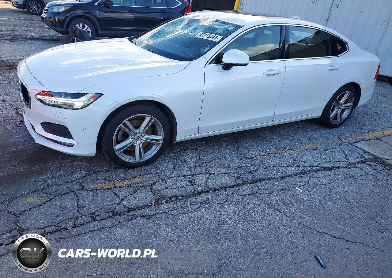 2018 Volvo S90 T5 Momentum