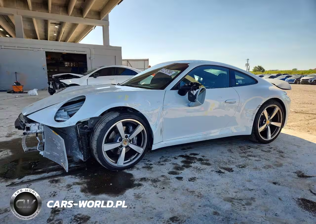 2022 Porsche 911 Carrera