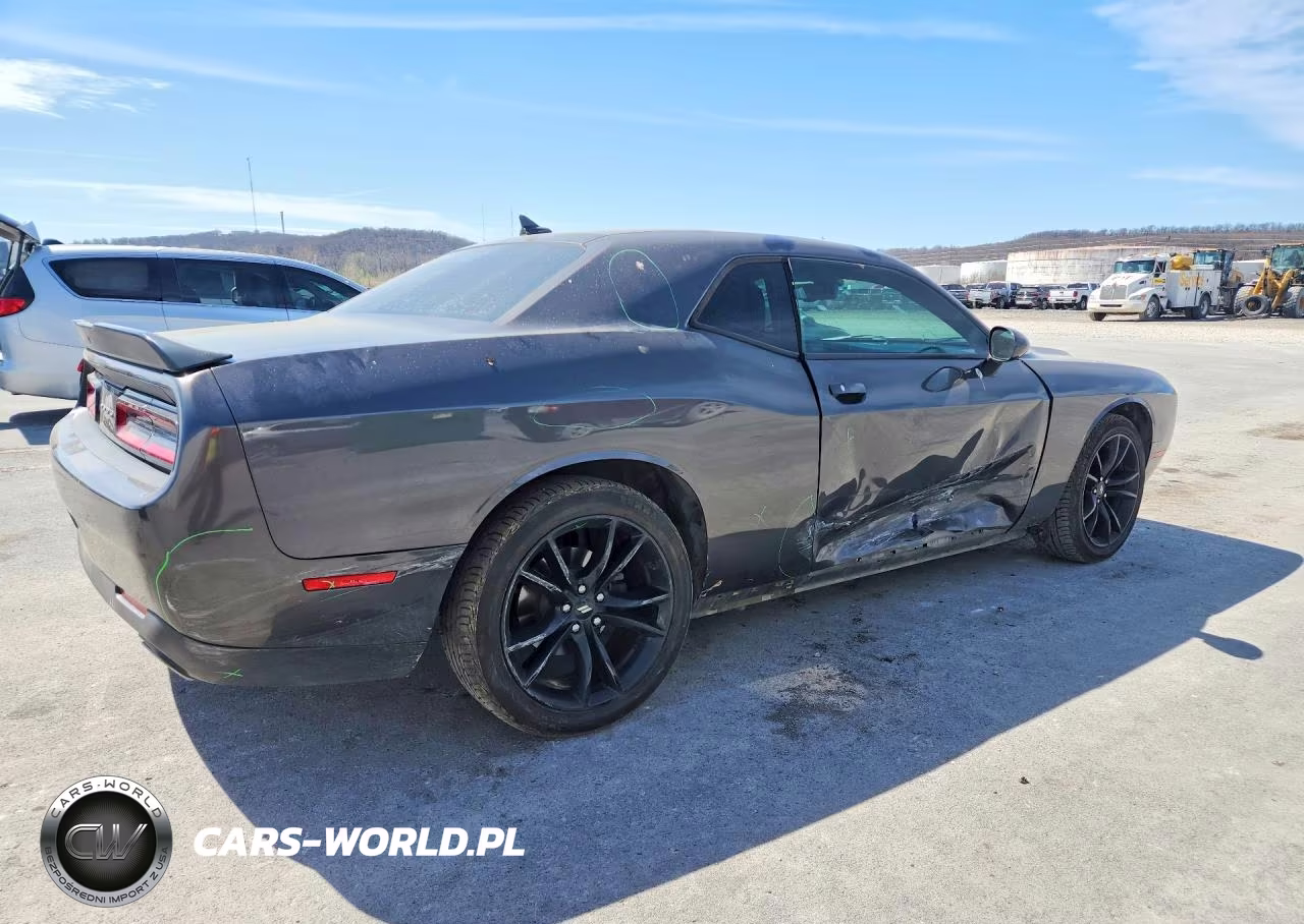 2018 Dodge Challenger Sxt VIN:2C3CDZAG3JH192064 - 3