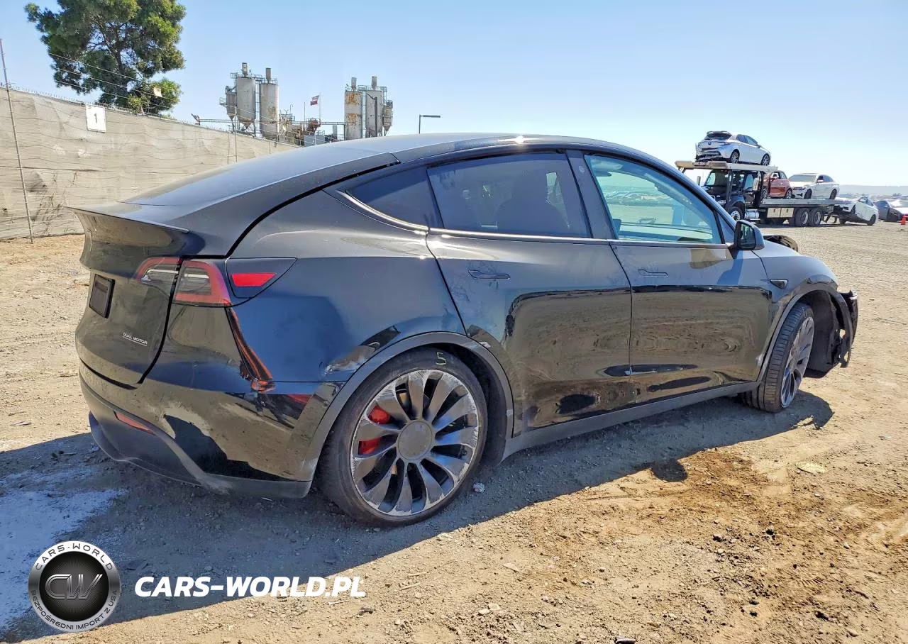 2021 Tesla Model Y VIN:5YJYGDEF1MF151293 - 3