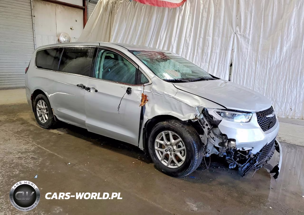2024 Chrysler Pacifica Touring L VIN:2C4RC1BG0RR145217 - 4