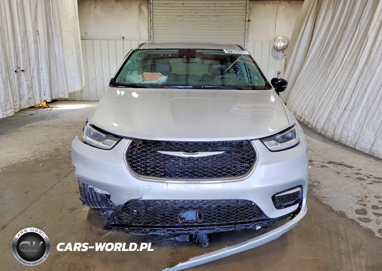 2024 Chrysler Pacifica Touring L VIN:2C4RC1BG0RR145217 - 5