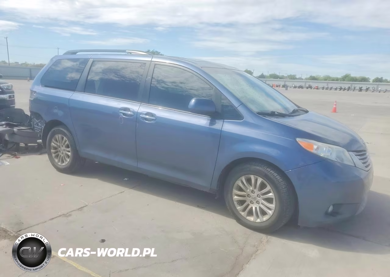 2016 Toyota Sienna Xle 8-Passenger VIN:5TDYK3DC9GS760163 - 4
