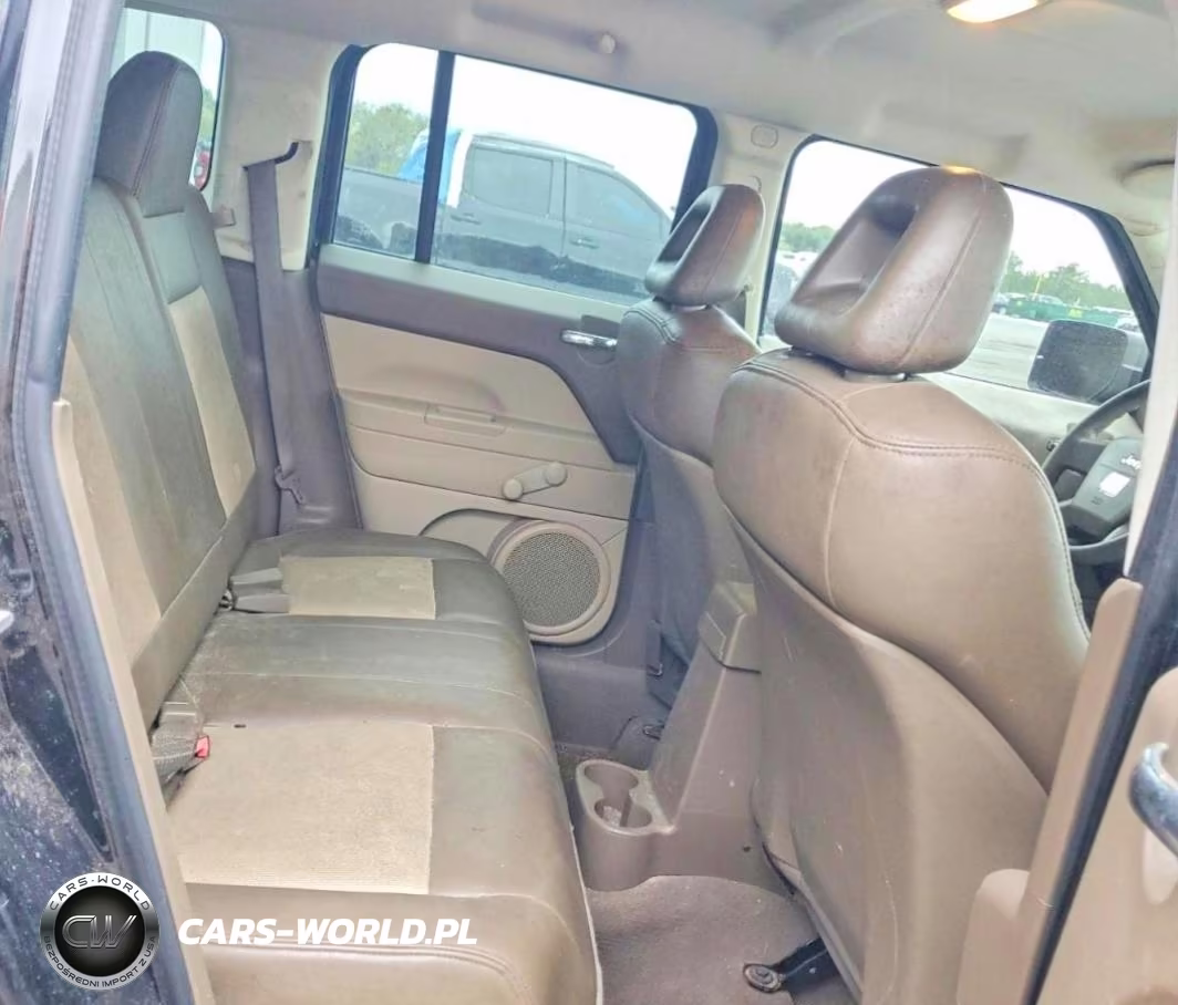 2008 Jeep Patriot Sport VIN:1J8FT28W88D649404 - 10