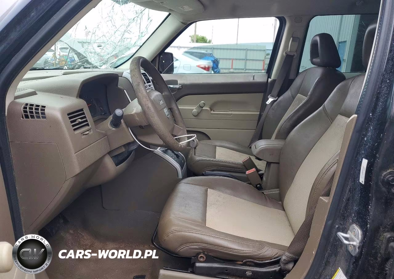 2008 Jeep Patriot Sport VIN:1J8FT28W88D649404 - 7