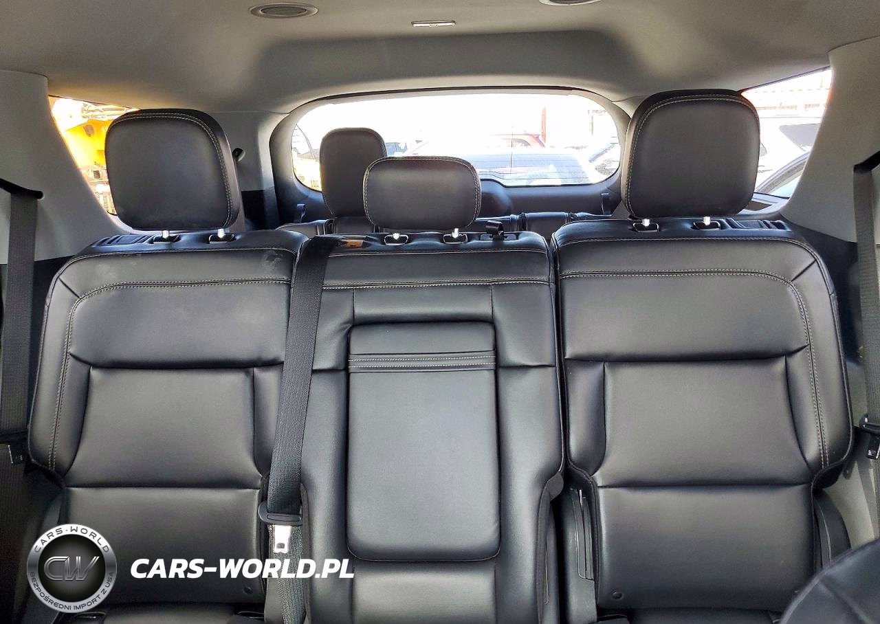 2024 Ford Explorer Xlt VIN:1FMSK7DH1RGA70912 - 10