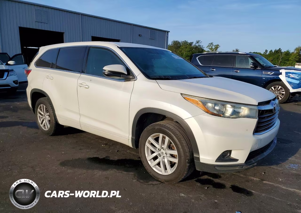2015 Toyota Highlander Le VIN:5TDZARFHXFS015021 - 4
