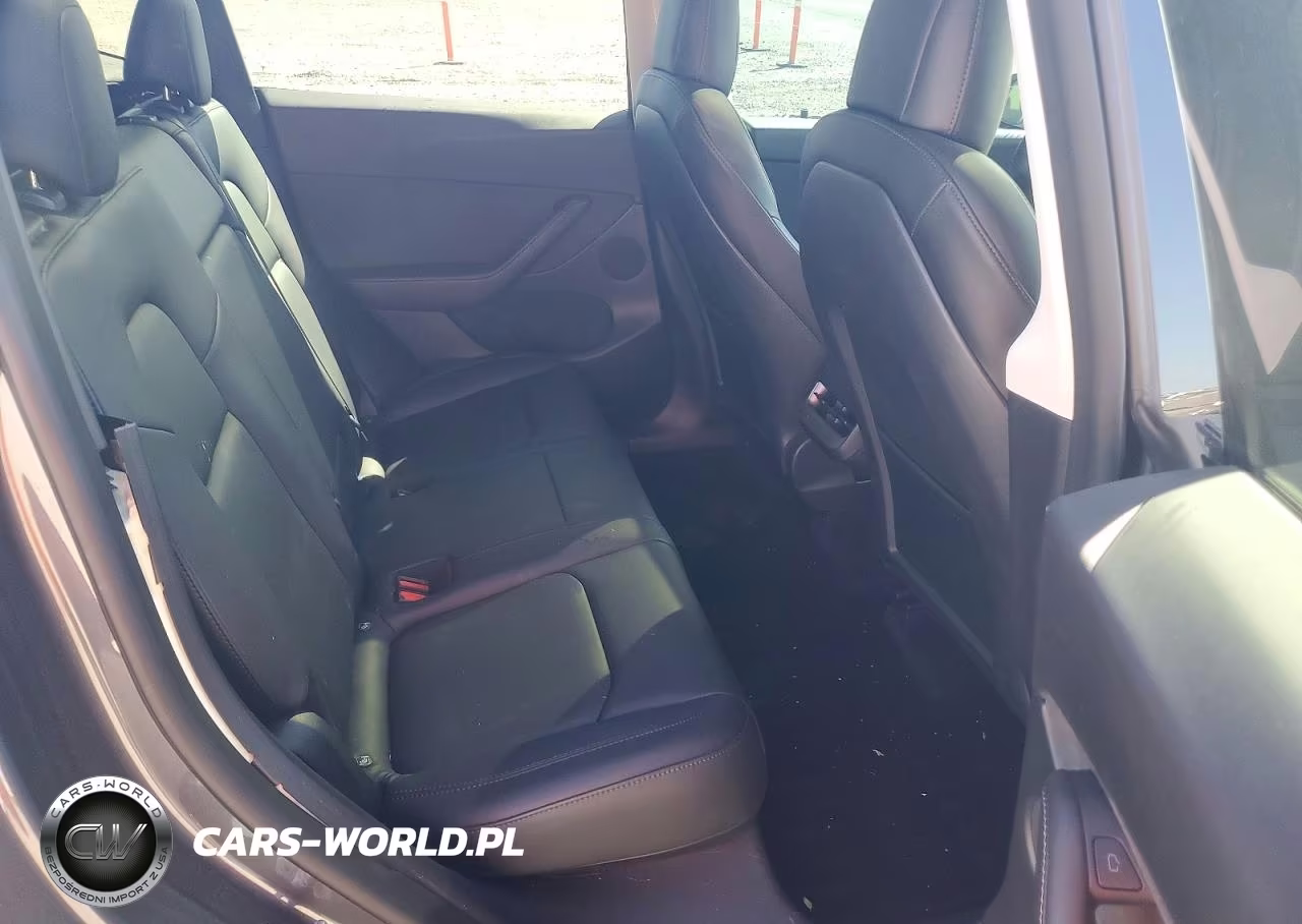 2022 Tesla Model Y VIN:7SAYGDEF5NF461614 - 10
