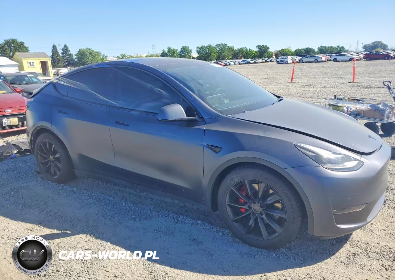 2022 Tesla Model Y VIN:7SAYGDEF5NF461614 - 4