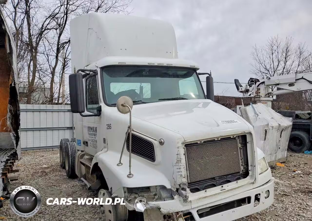 2011 Volvo Vnm Semi Truck