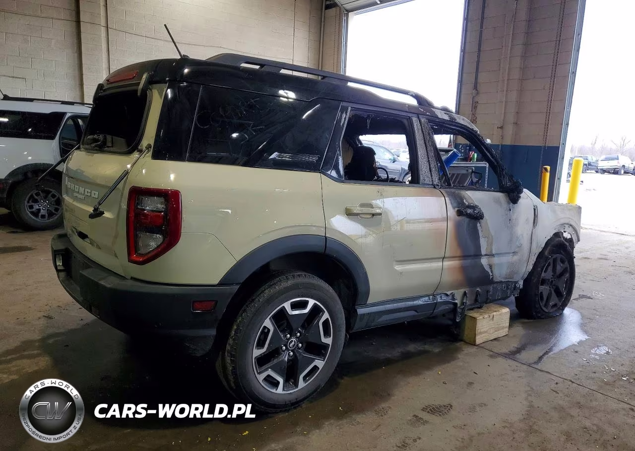 2024 Ford Bronco Sport Outer Banks VIN:3FMCR9C62RRF19146 - 3