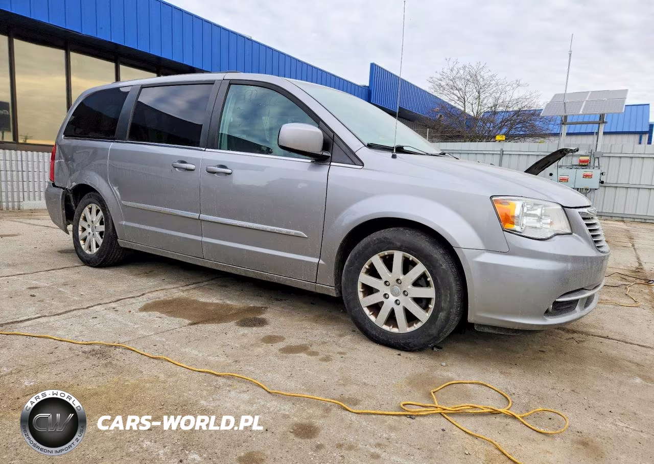 2016 Chrysler Town & Country Touring VIN:2C4RC1BG8GR296013 - 4