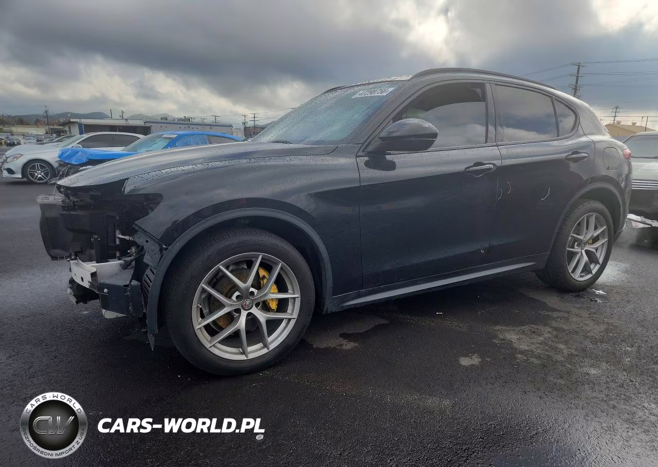 2018 Alfa Romeo Stelvio Ti Sport
