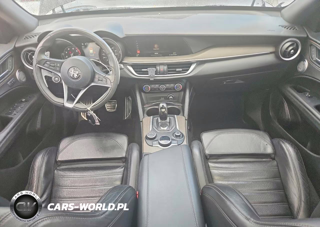 2018 Alfa Romeo Stelvio Ti Sport VIN:ZASFAKNN6J7B92273 - 8