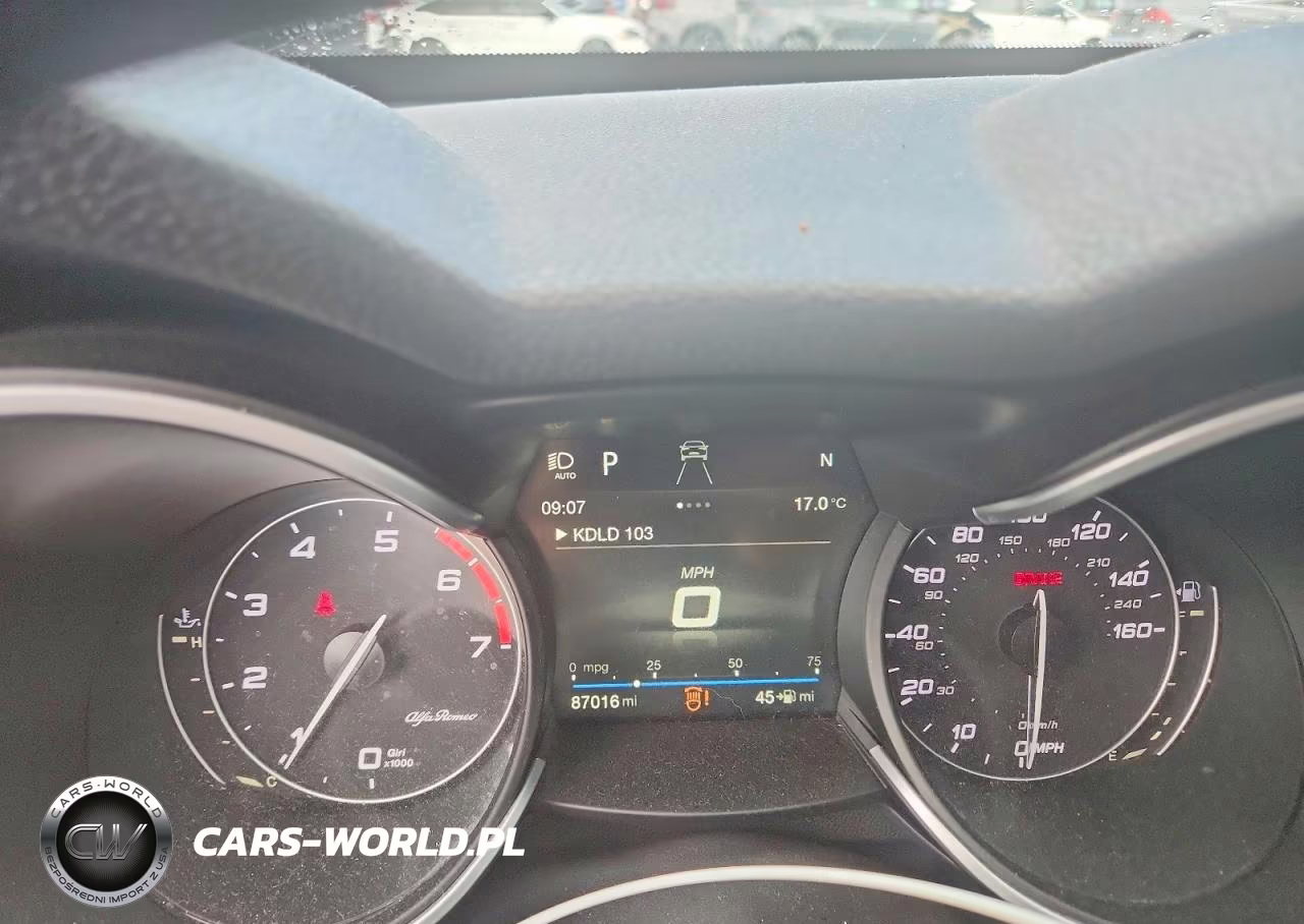 2018 Alfa Romeo Stelvio Ti Sport VIN:ZASFAKNN6J7B92273 - 9