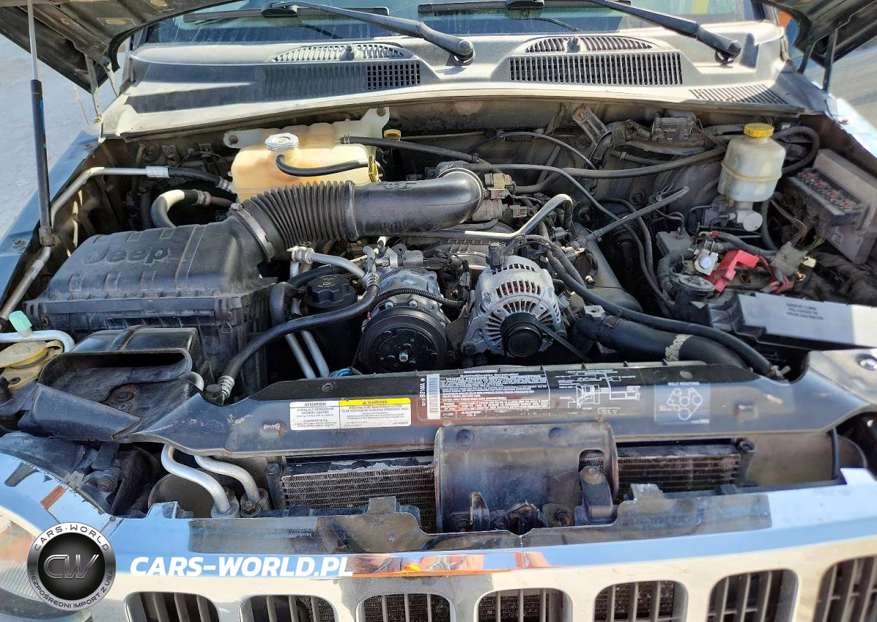 2005 Jeep Liberty Sport VIN:1J4GL48K15W551295 - 12