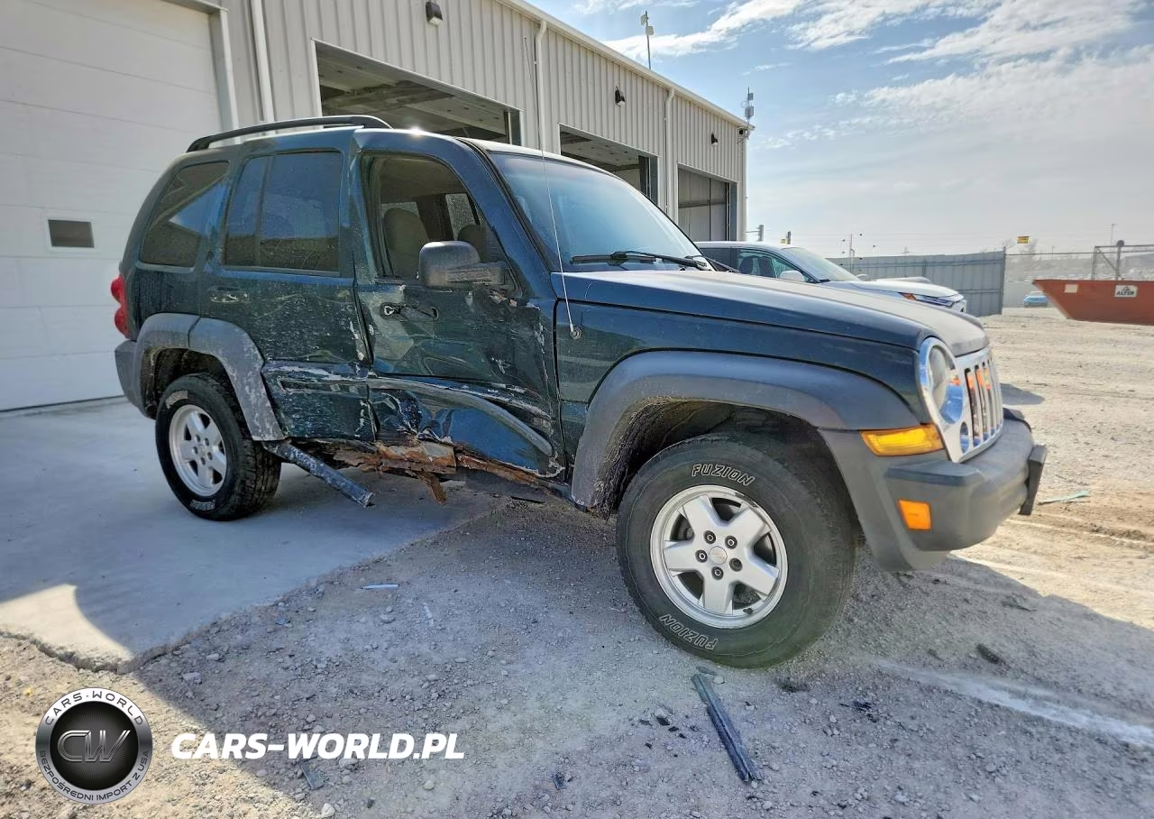 2005 Jeep Liberty Sport VIN:1J4GL48K15W551295 - 4