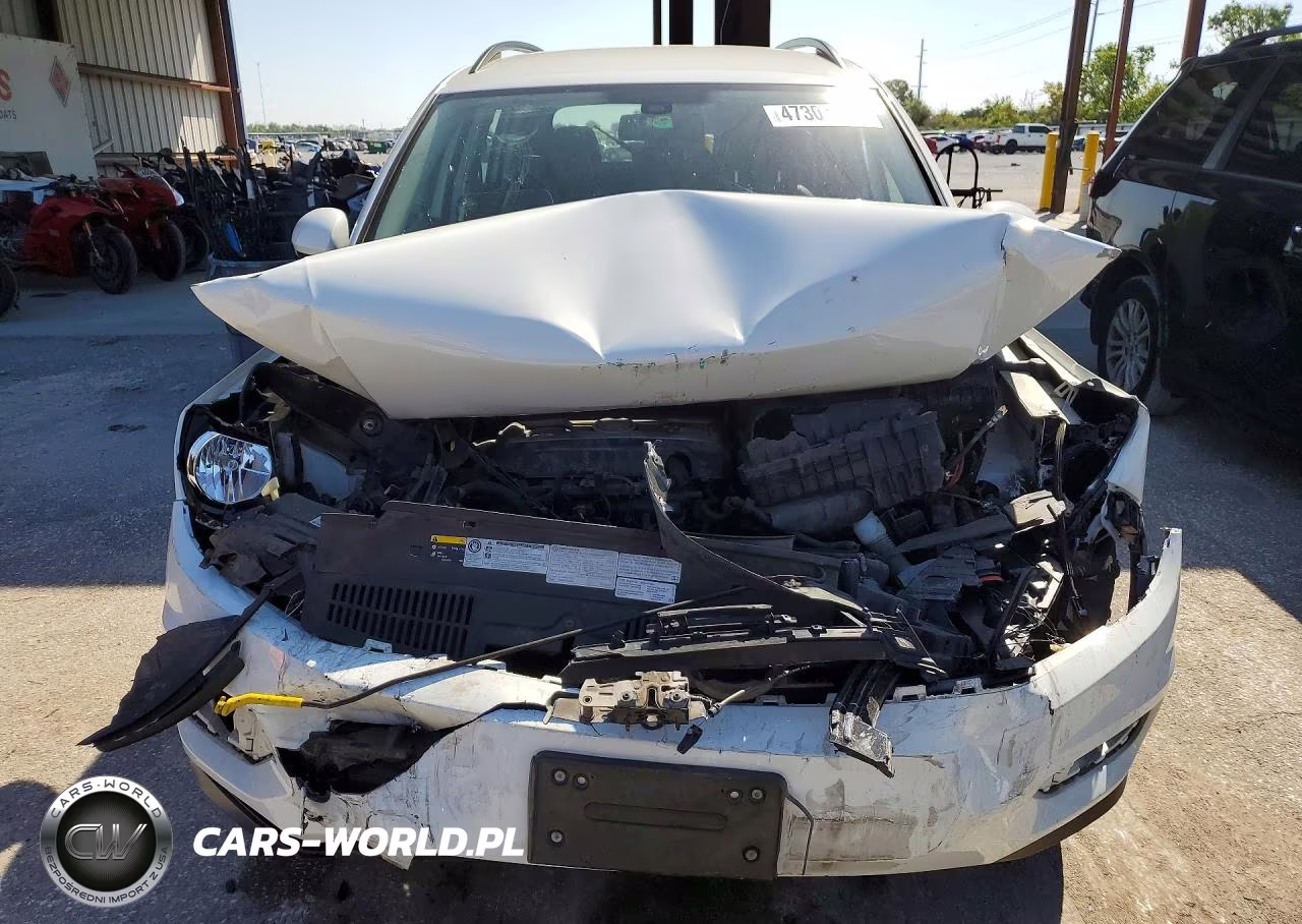 2017 Volkswagen Tiguan S VIN:WVGBV7AX9HW512813 - 5