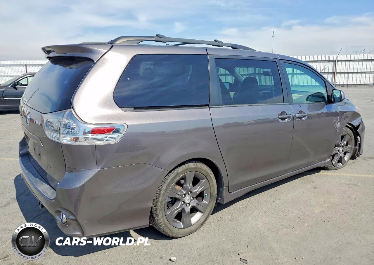 2012 Toyota Sienna Se 8-Passenger VIN:5TDXK3DC7CS221210 - 3
