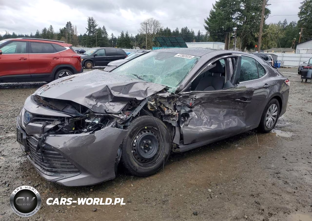 2020 Toyota Camry Hybrid Le – zdjęcie 1 z 13