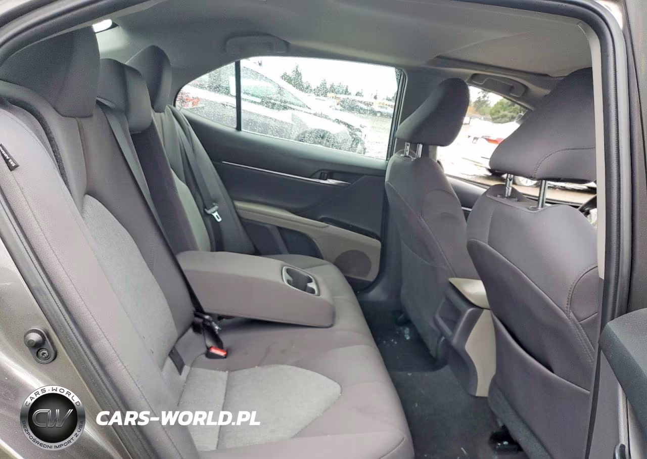 2020 Toyota Camry Hybrid Le VIN:4T1E31AK6LU537953 - 10