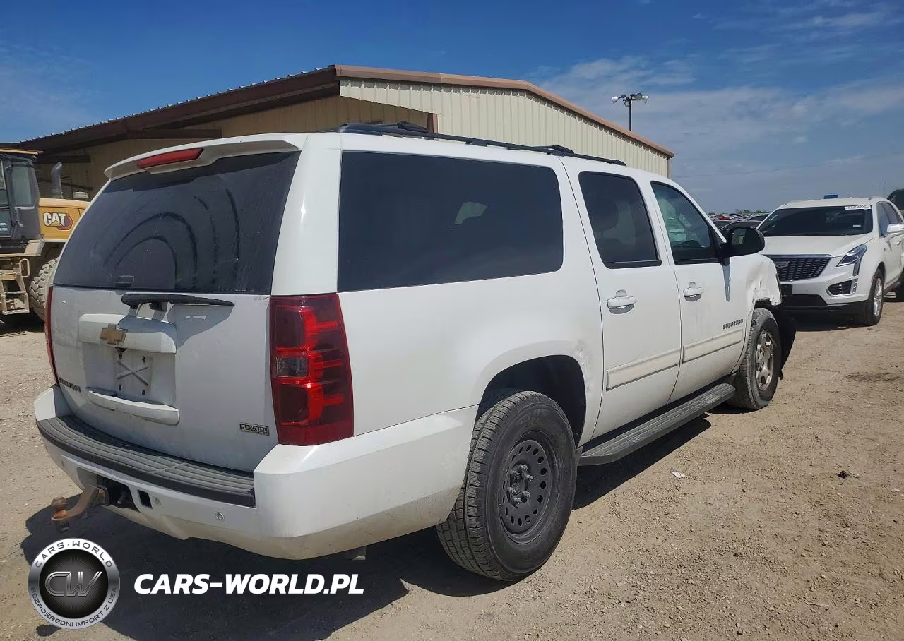 2011 Chevrolet Suburban C1500 Ls VIN:1GNSCHE0XBR371289 - 3