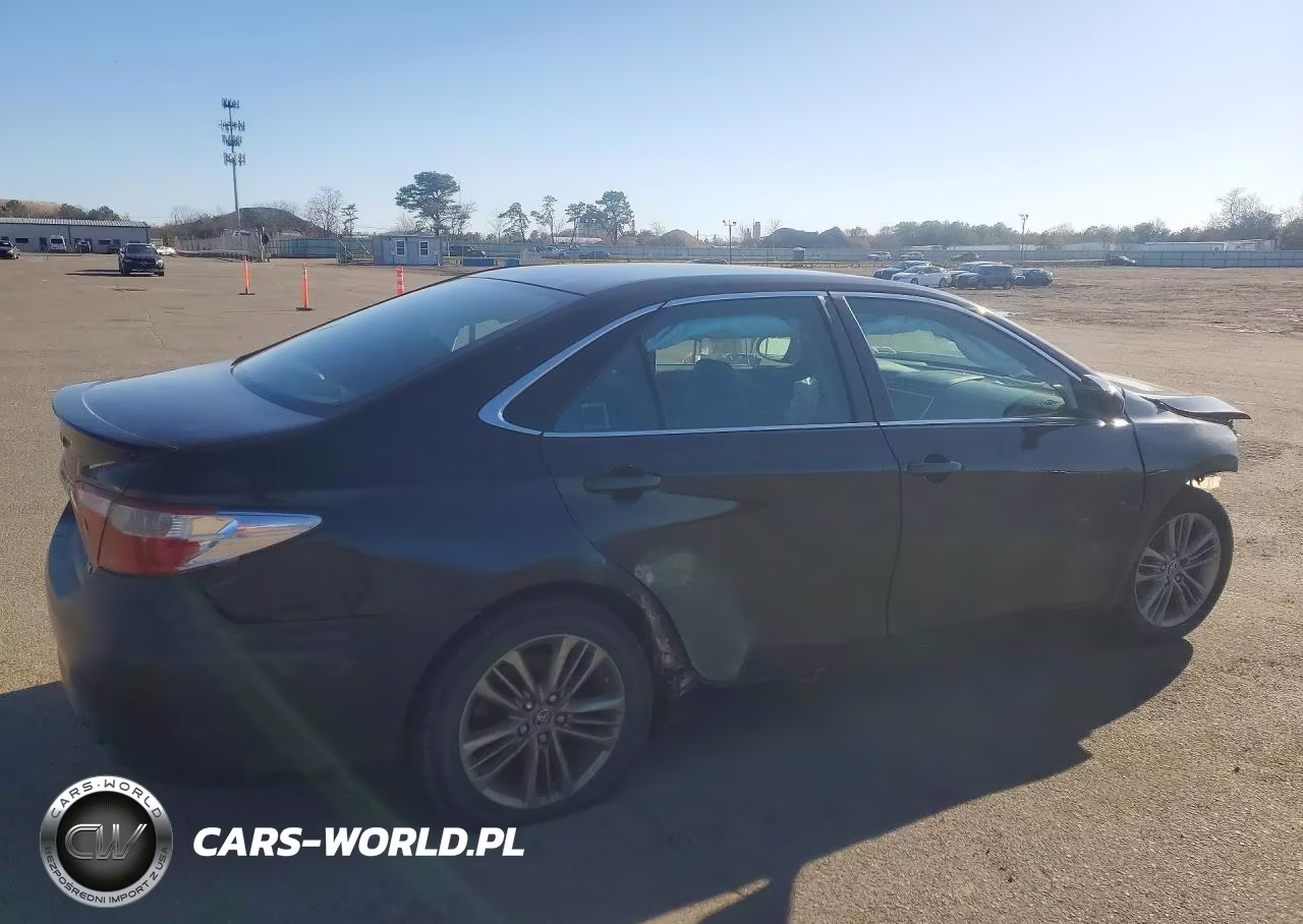 2015 Toyota Camry Se VIN:4T1BF1FK7FU002265 - 3