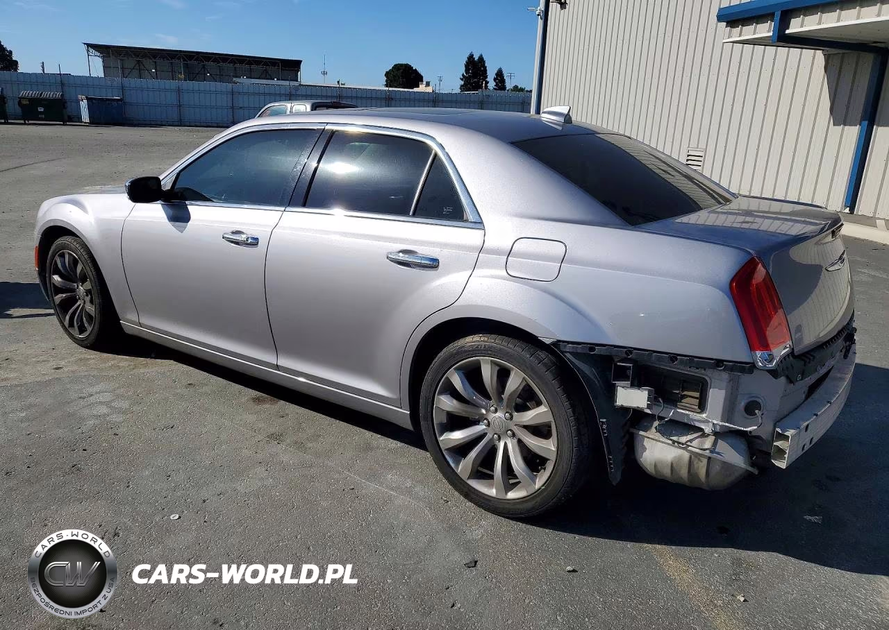 2017 Chrysler 300C VIN:2C3CCAEG7HH586756 - 2