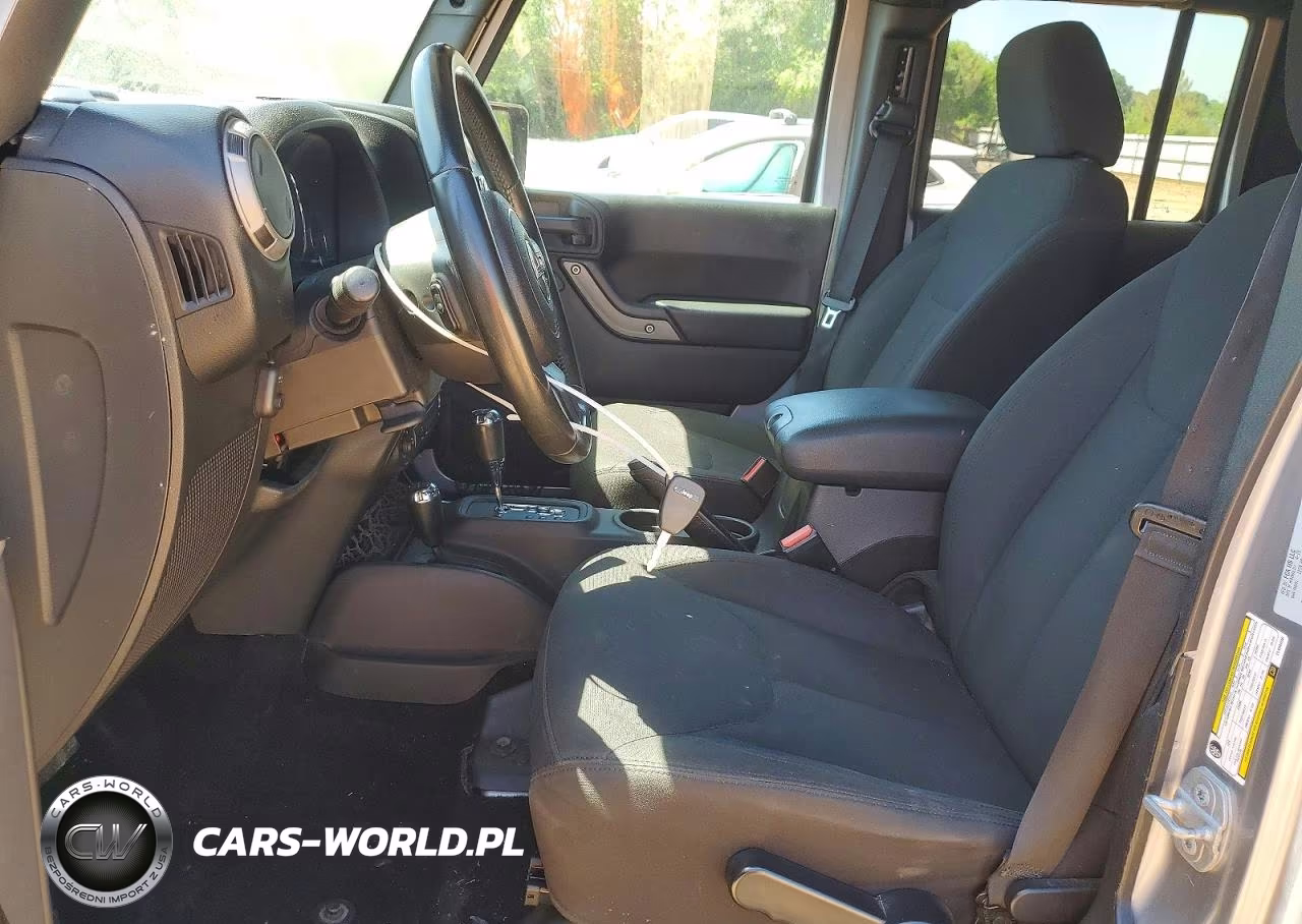 2015 Jeep Wrangler Unlimited Sport VIN:1C4HJWDG1FL664938 - 7